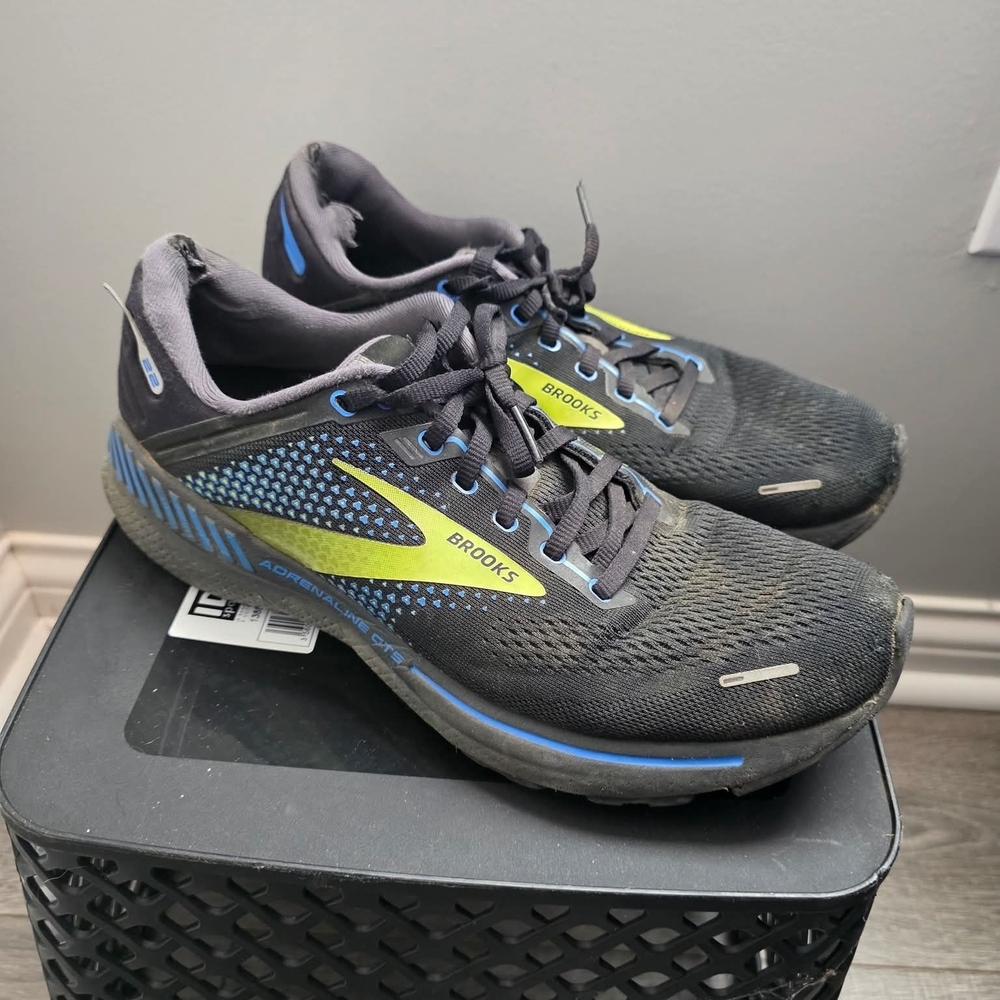 Brooks Adrenaline GTS Mens 9/ Womens 10.5